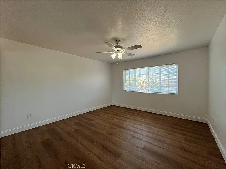 16944 Superior St — Photo 9