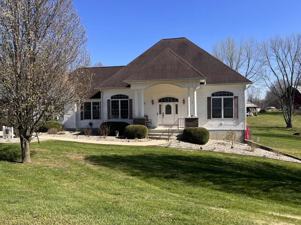100 Smiths Rd, Mitchell, IN 47446