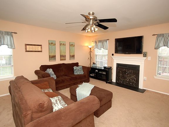 5th image of 285 Abbey Dr