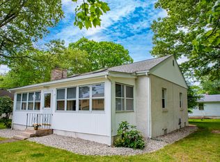 29 Hawks Nest Rd, Old Lyme, CT 06371