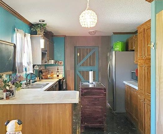4th image of 2240 Pace Rd