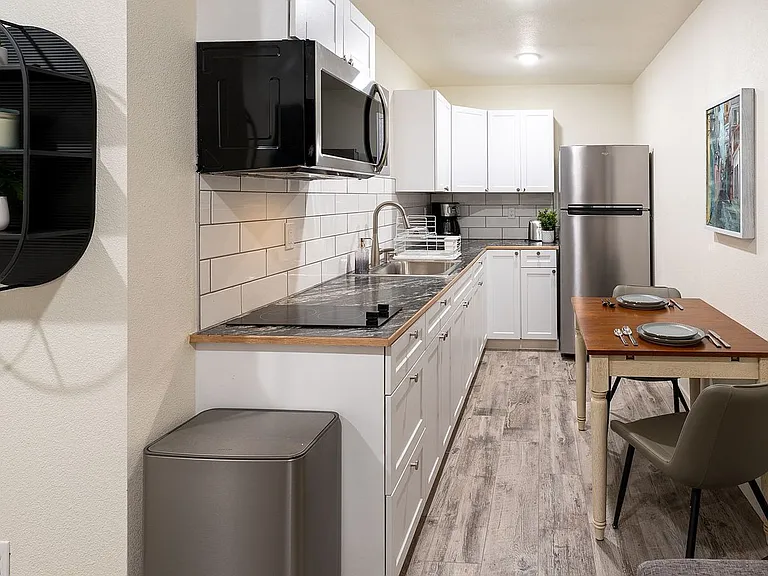 Easy Street Townhomes — Photo 3