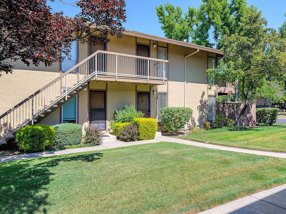 2nd image of 35 Massolo Dr APT G
