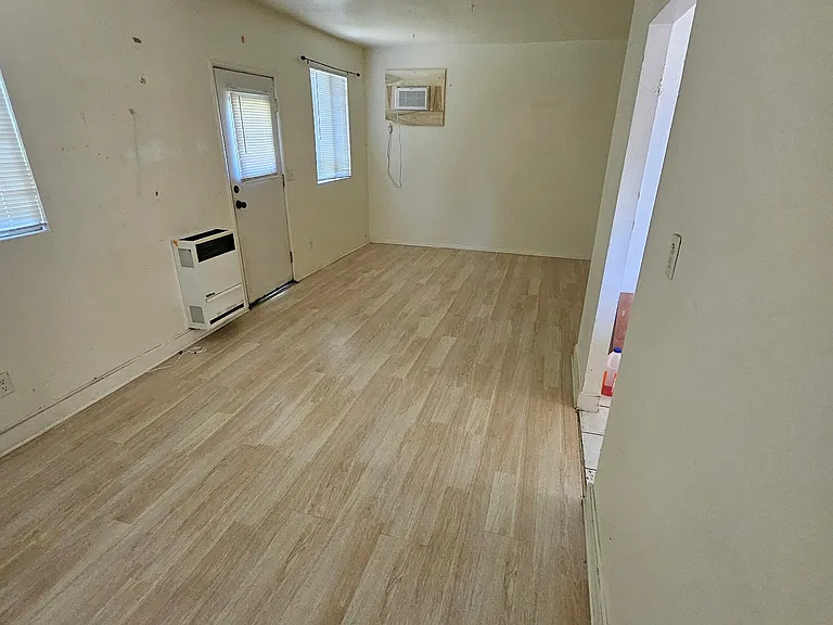 4270 Center St — Photo 2