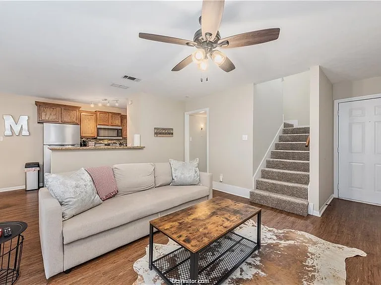 1221 Oney Hervey Dr — Photo 3
