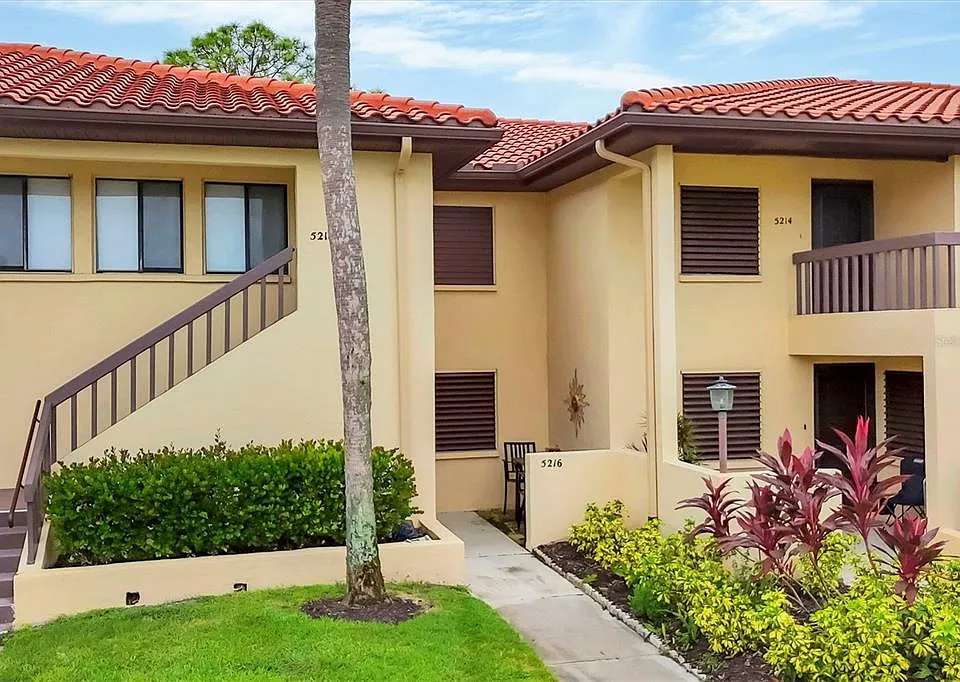 5216 Lake Village Dr #71