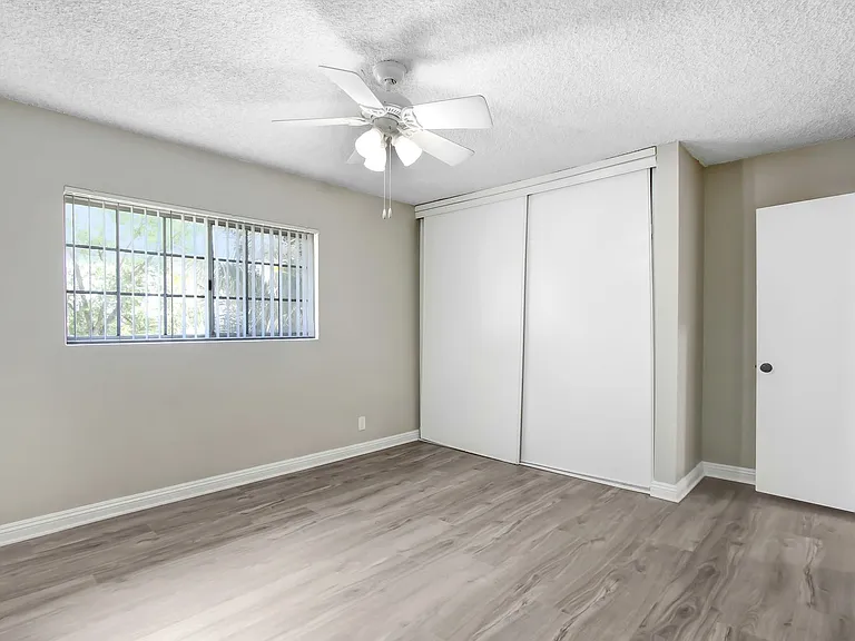 1336 W. Stoneridge Ct. — Photo 6