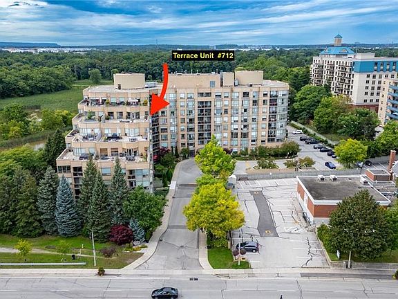 2nd image of 2511 Lakeshore Rd W #712