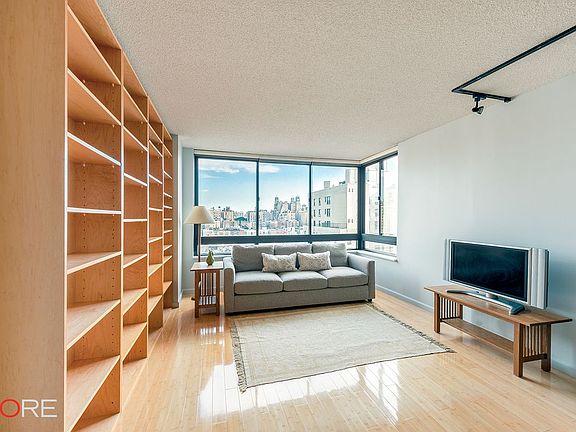 2nd image of 225 W 83rd St APT 15D