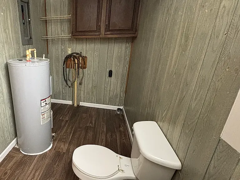 1034 Thornton Ave #5 — Photo 6