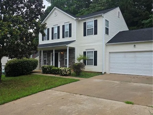 5745 Old Carriage Dr, College Park, GA 30349