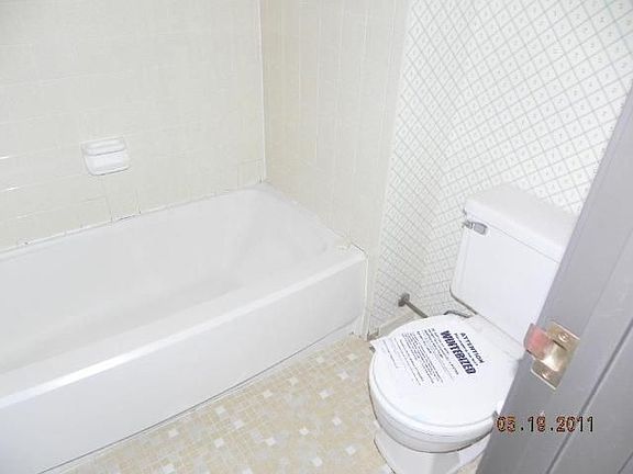 4th image of 9065 N Park Plaza Ct
