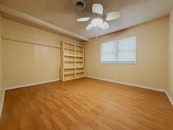 5th image of 5015 52nd St