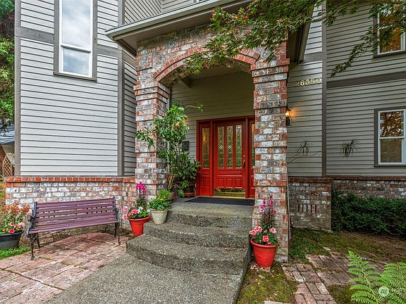 5th image of 26350 Woodmont Drive S
