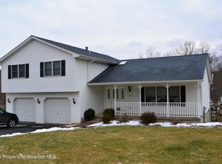 644 White Birch Rd, Clarks Summit, PA 18411