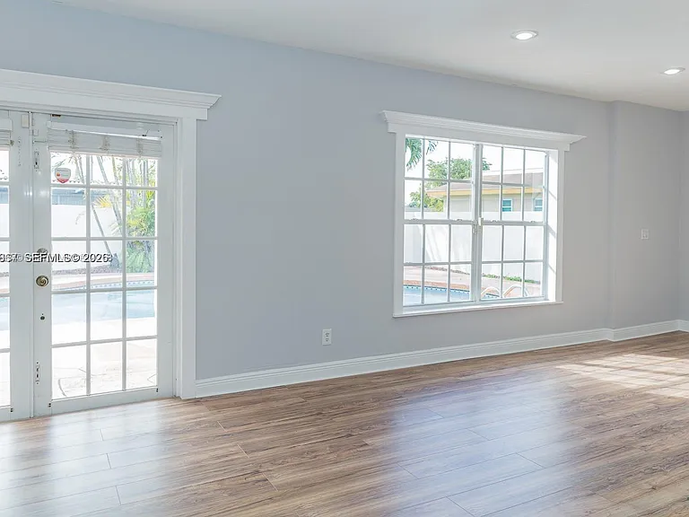 5520 Hayes St — Photo 16
