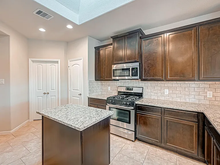 2818 Canadian Goose Ln — Photo 12