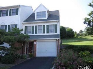 445 Harvest Dr, York, PA 17404