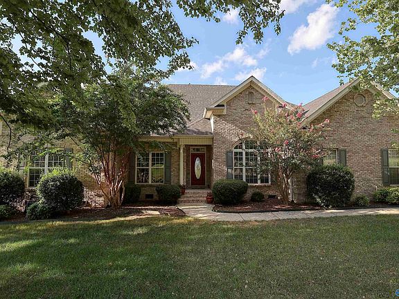 4th image of 121 Rainbow Glen Cir