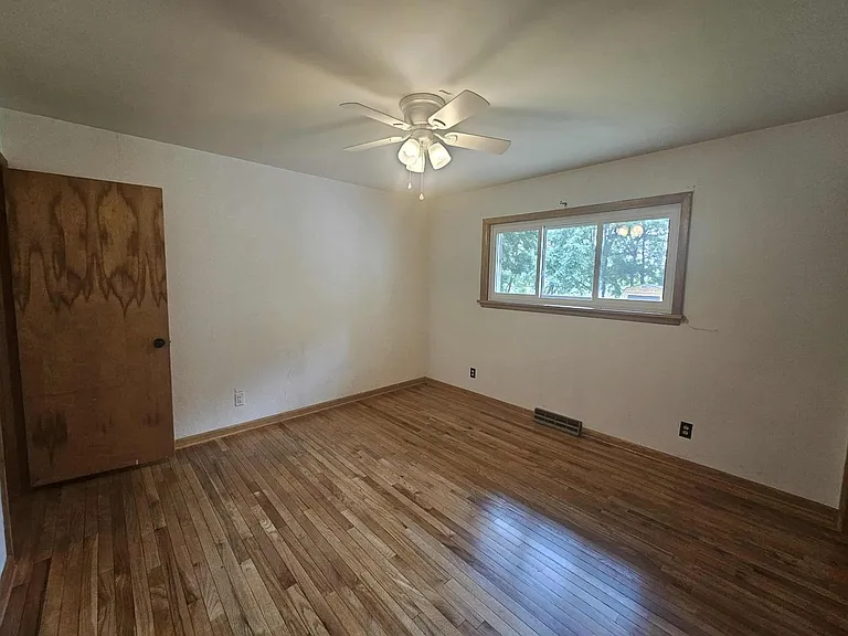 4009 Lor Ron Ave — Photo 15