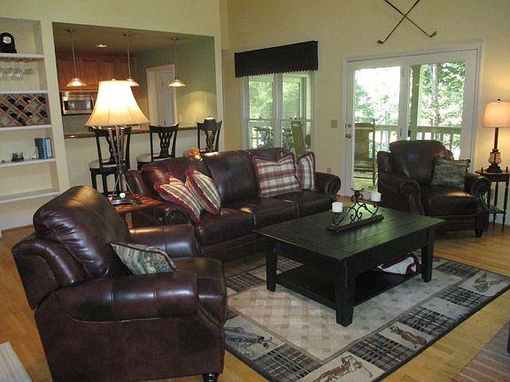 3rd image of 1071B Clubhouse Ln