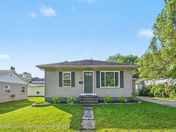 729 Riverside Dr, Portland, MI 48875