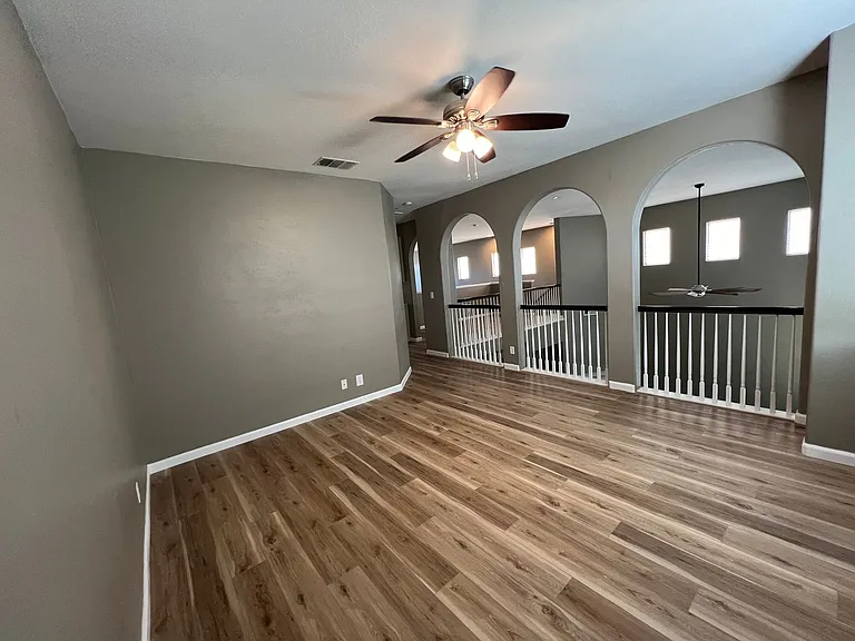 3156 N Applegate Ave — Photo 13