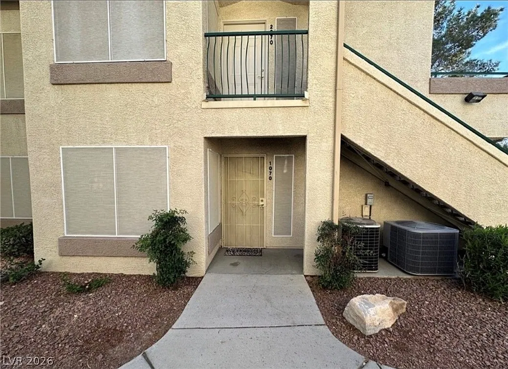 2 bed, 2.0 bath, 1029 sqft, $1,600 — Photo 1