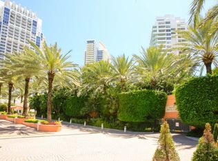 400 S Pointe Dr APT 305, Miami Beach, FL 33139