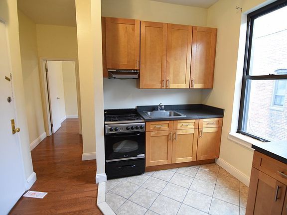 2nd image of 75 Fort Washington Ave APT 61A