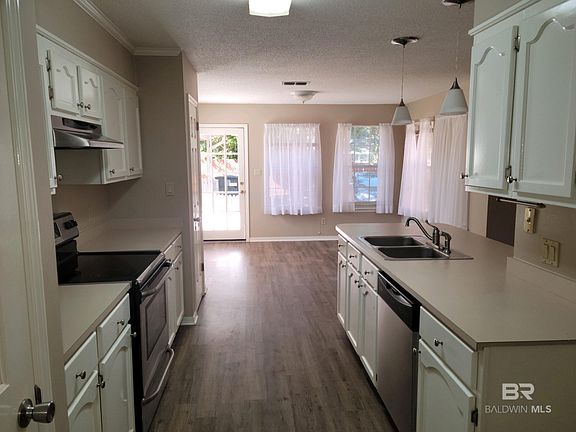 5th image of 459 Ridgewood Dr
