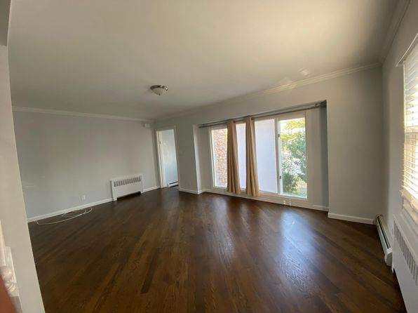 858 Peninsula Blvd