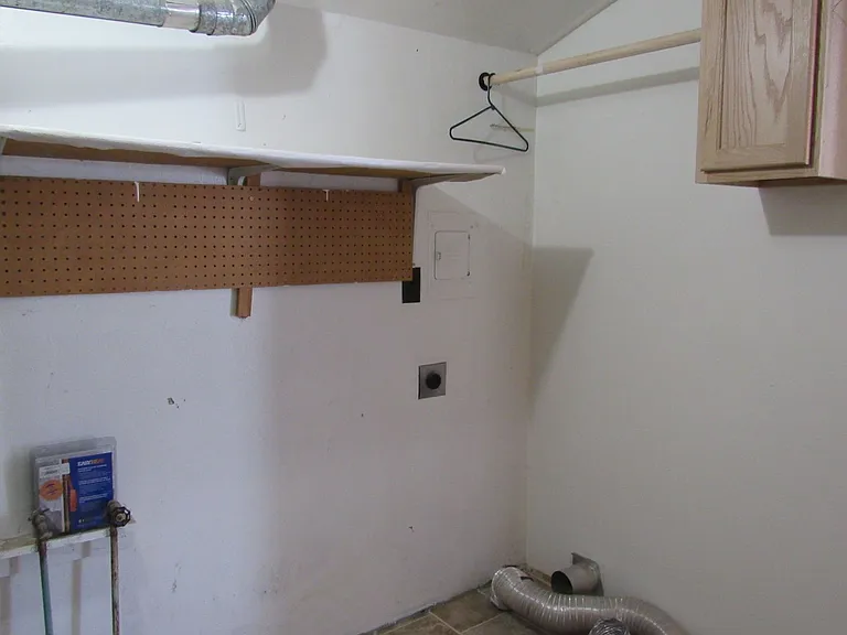 1426 Kearney Ave — Photo 14