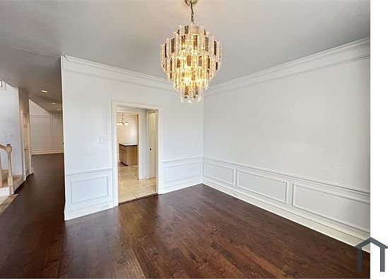 3rd image of 669 Oakdale Dr