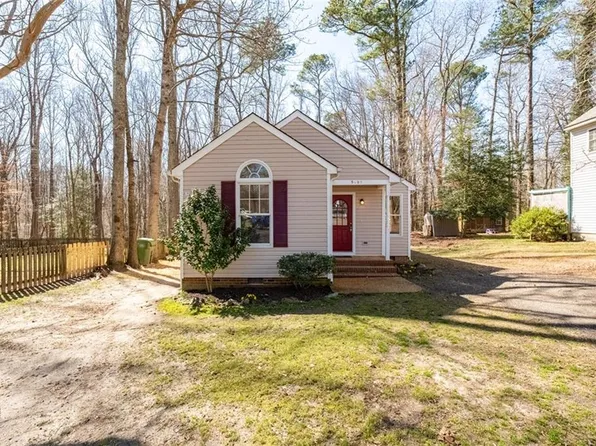 5996 T C Walker Rd, Gloucester, VA 23061