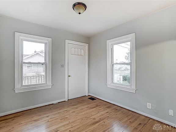 4th image of 316 Spruce Dr