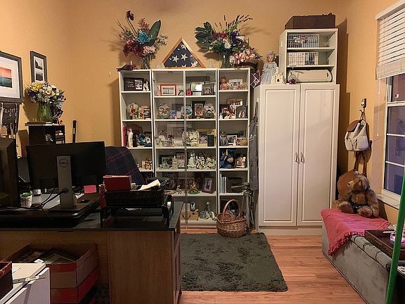 Office/craft room/4 bdrm
