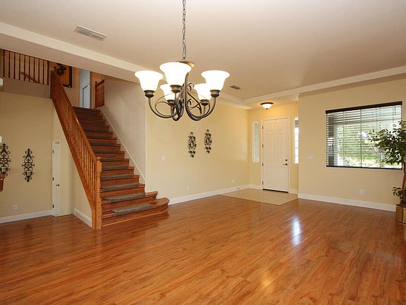 5th image of 712 Hildebrand Cir