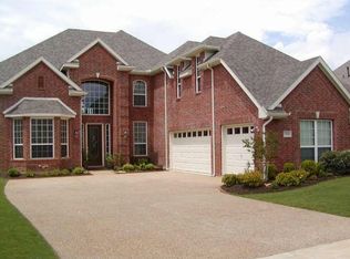 3016 N Camino Lagos, Grand Prairie, TX 75054