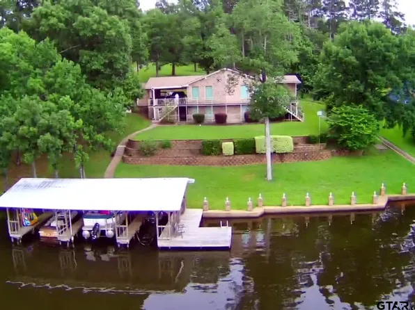3073 E Lake Dr, Gladewater, TX 75647