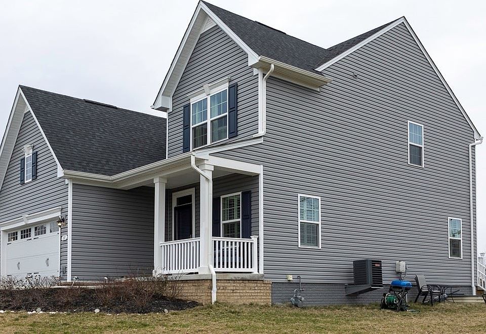 1st image of 100 Red Pine Dr