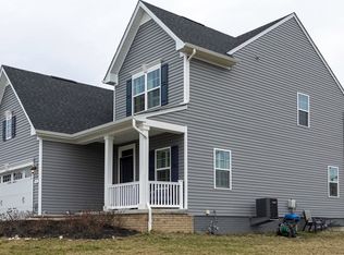 100 Red Pine Dr, Coraopolis, PA 15108