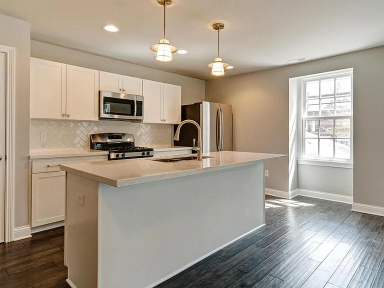 48 Aston Row Ln #B — Photo 3