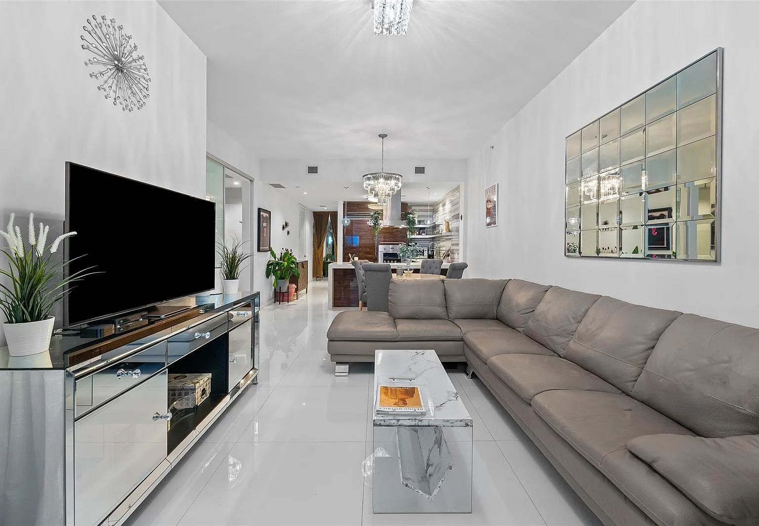 2 bed, 2.5 bath, 1557 sqft, $7,000 — Photo 4