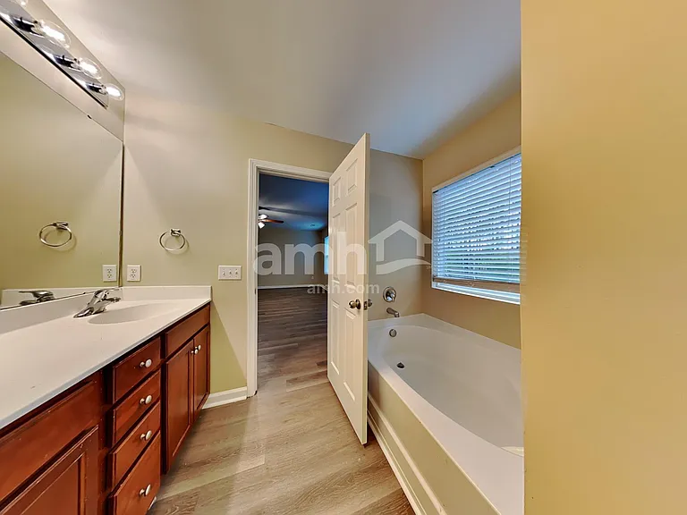 254 Cameron St — Photo 14