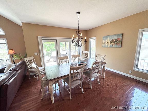 5th image of 10 Blue Heron Ct