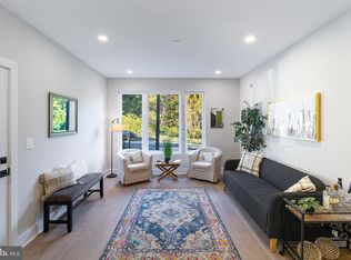 2209 M St NE #5, Washington, DC 20002