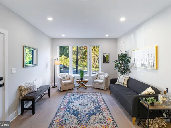 2209 M St NE #4, Washington, DC 20002