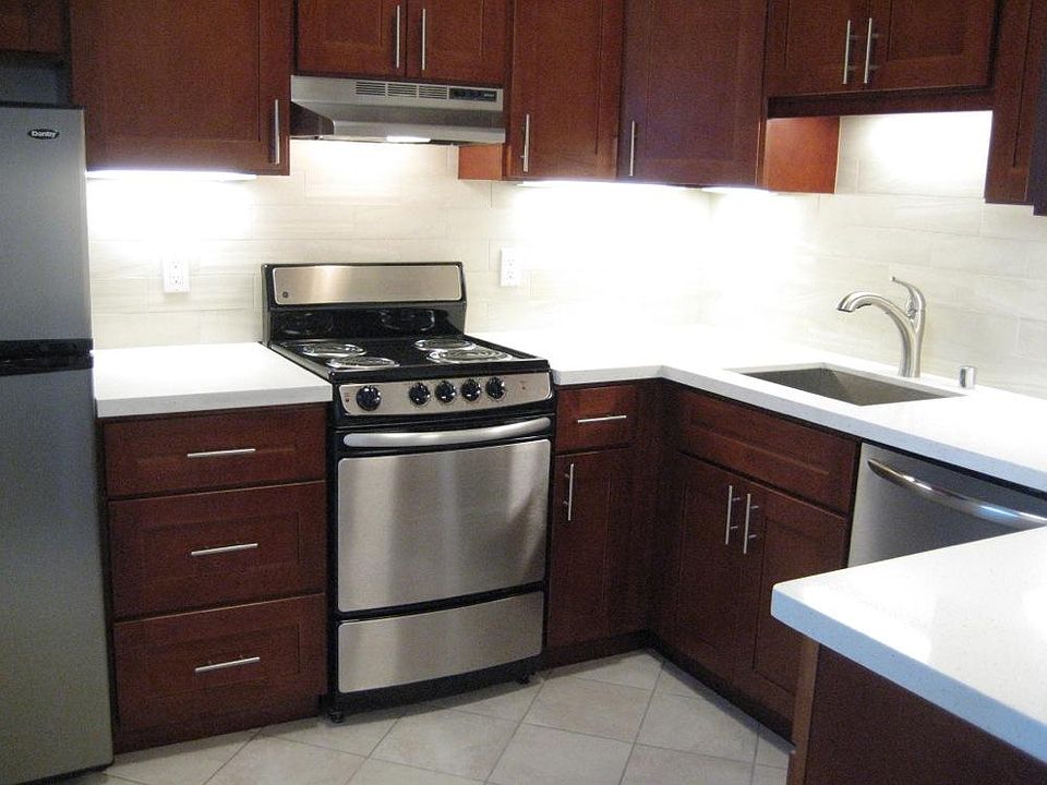 1st image of 929 Pine St #999