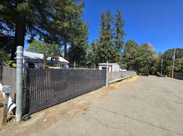 622 Locust St, Garberville, CA 95542